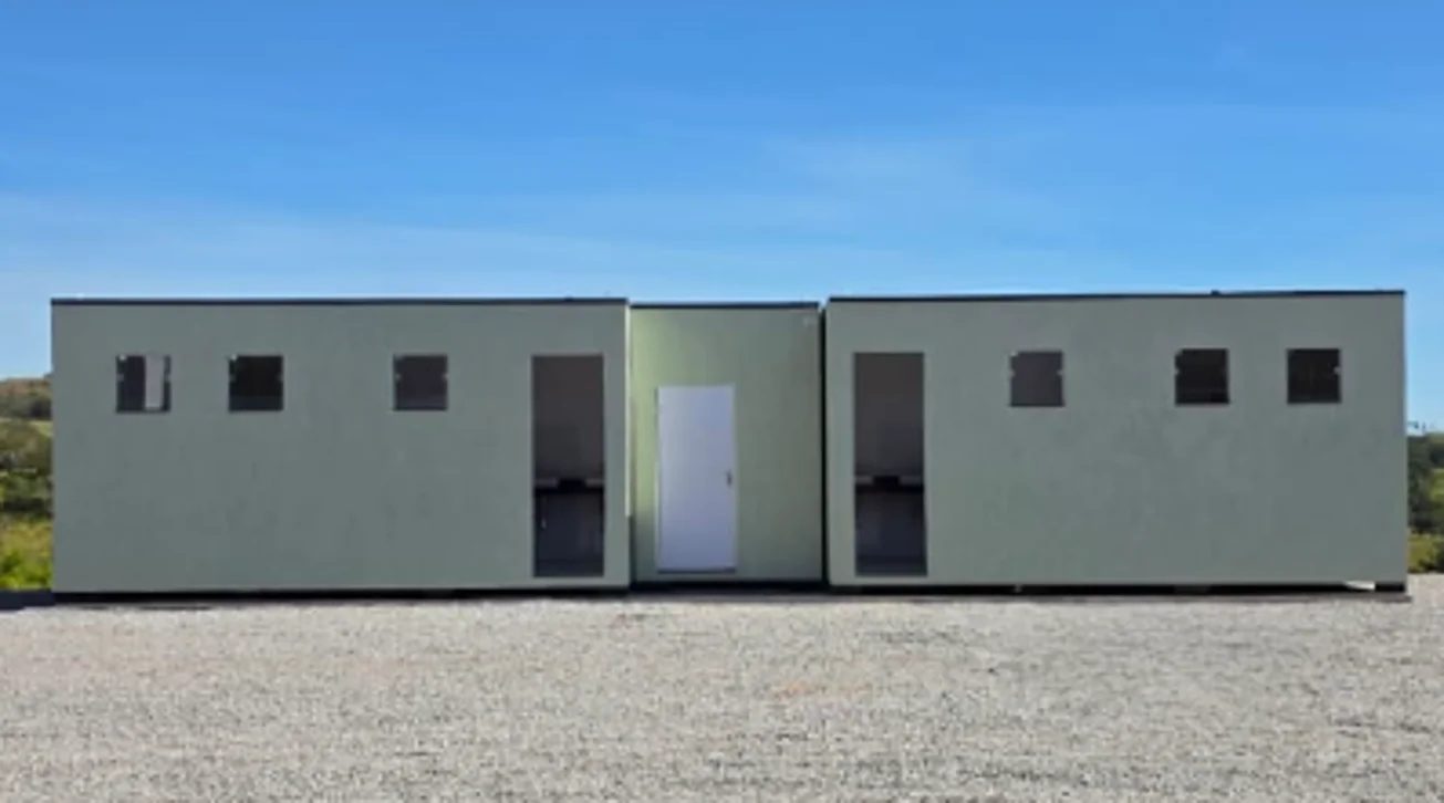 Bloco de banheiros pré-fabricados Connect Modular entregue